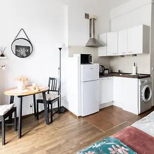 Piotrapartments - Big Life In Apartment